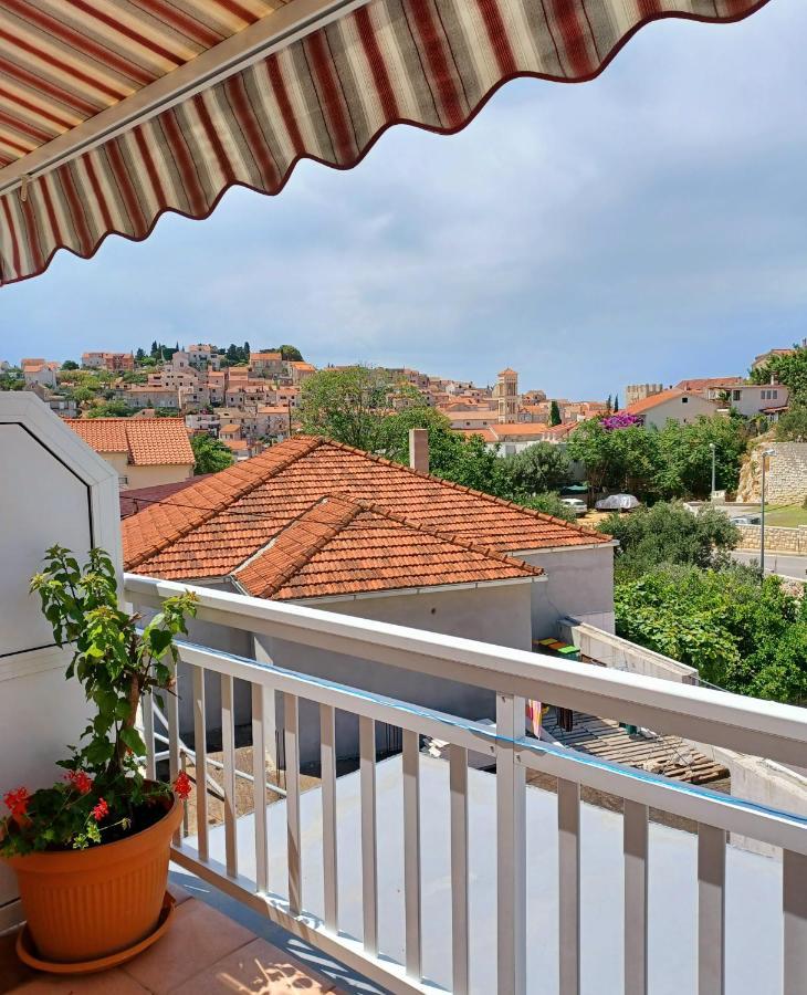 Rooms & Apartments Dolac Hvar Town Exterior photo