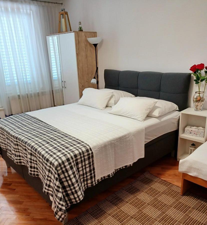 Rooms & Apartments Dolac Hvar Town Exterior photo