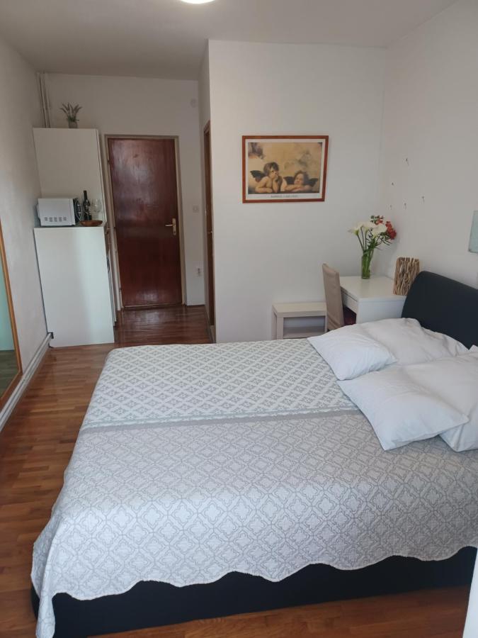 Rooms & Apartments Dolac Hvar Town Exterior photo