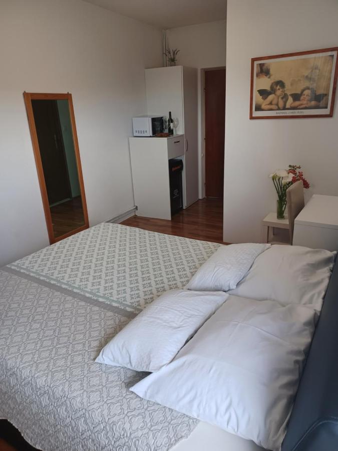 Rooms & Apartments Dolac Hvar Town Exterior photo